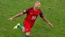 Ricardo Quaresma festeja tras anotar el penalti decisivo