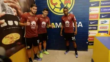 Refuerzos del América durante su presentación