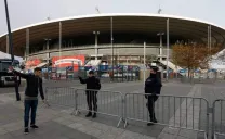 El Stade de France custodiado por oficiales
