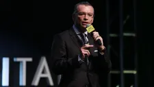 José Luis Higeura, en presentación de Chivas TV