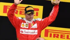 Raikkonen celebra en el podio del Gran Premio de Austria