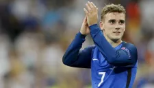 Griezmann aplaude a la tribuna