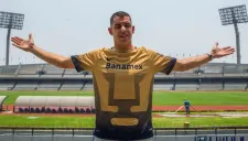 Gerardo Alcoba posa para la lente de RÉCORD en el estadio Olímpico Universitario