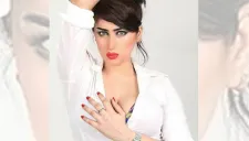 La 'Kim Kardashian de Pakistán' posa para la cámara