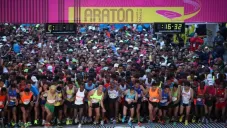Competidores se alistan para iniciar su recorrido en el Maratón del 2015