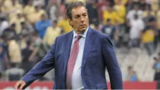 Boy observa un partido de Cruz Azul