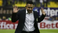 Ambriz durante el partido de América frente a Toluca