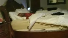 Lamar Odom, acostado en su domicilio