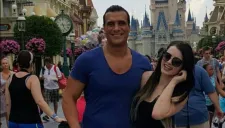 Alberto del Río y Paige, durante un viaje a Walt Disney World