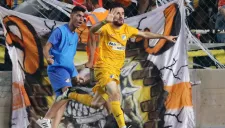 Gianniotas festeja el primer gol de Apoel contra Rosenborg