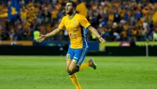 Gignac festeja su tanto contra Chiapas en el Volcán