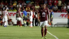 Erik Pimentel, cabizbajo después de ser expulsado en el duelo contra Veracruz