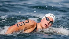 Aurélie Muller durante su participación en los 10 km en aguas abiertas de Río 2016