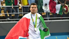 Sánchez se cubre con la bandera de México