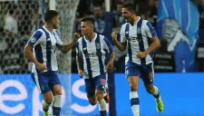 Jugadores del Porto celebran gol del empate contra la Roma en el juego de Ida