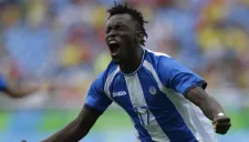 Alberth Elis festeja un gol con Honduras en Juegos Olímpicos