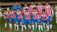 Chivas posa para la foto previo al Clásico