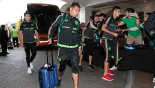 Seleccionados mexicanos atienden a algunos aficionados