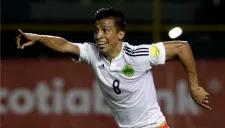 Sepúlveda festeja el tanto que logró ante los salvadoreños