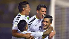 Héctor Moreno celebra su gol frente a El Salvador en el Cuscatlán