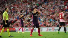 Luis Suárez se lamenta tras fallar una jugada de gol