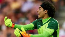 Guillermo Ochoa durante un partido del Granada