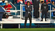 Ambriz observa a las Águilas en el Clásico Joven