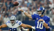 Eli Manning, QB de Gigantes de Nueva York, lanza el ovoide