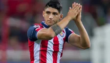Pulido aplaude en un partido de Chivas