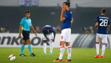 Zlatan, preocupado tras recibir gol del Feyenoord