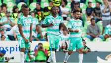 Cuero celebra con sus compañeros el primer gol del partido