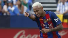 Neymar festeja un gol con Barcelona