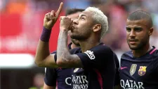 Neymar festeja gol contra el Sporting de Gijón