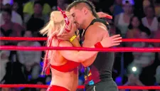 Garza Jr. en beso a Taya