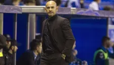 Paco Jémez observa un juego del Granada
