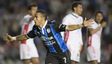 Camilo Sanvezzo festeja anotación contra Lobos BUAP