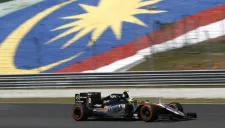 Checo Pérez durante prácticas del GP de Malasia