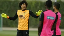 Memo Ochoa, en un entrenamiento con el Granada
