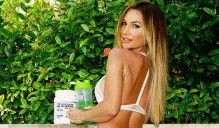 La neozelandeza Rosanna Arkle 'derrite' con su cuerpo la lente de la cámara