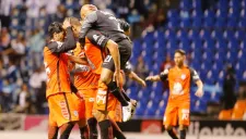 Los jugadores de Pachuca celebran el gol del empate frente a Puebla