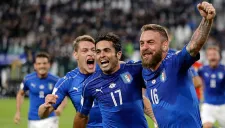 De Rossi festeja gol del empate contra España