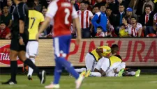 Cardona y sus compañeros celebran el gol agónico de Colombia frente a Paraguay