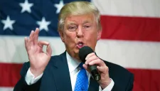 El candidato republicaco Donald Trump en conferencia