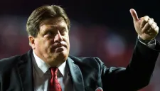 Piojo Herrera saluda a la afición de Tijuana