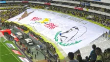 Manta de la afición americanista en el juego contra Tijuana