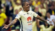 Michael Arroyo festeja gol contra Xolos