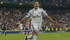 Chicharito festeja una anotación con el Real Madrid