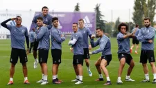 Jugadores del Real Madrid posan muy divertidos para un foto