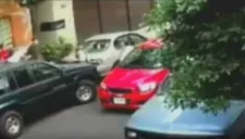 Automovil que atropelló a un grupo de personas en la delegación Azcapotzalco