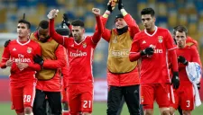 Jiménez y sus compañeros agradecen a la afición lusa